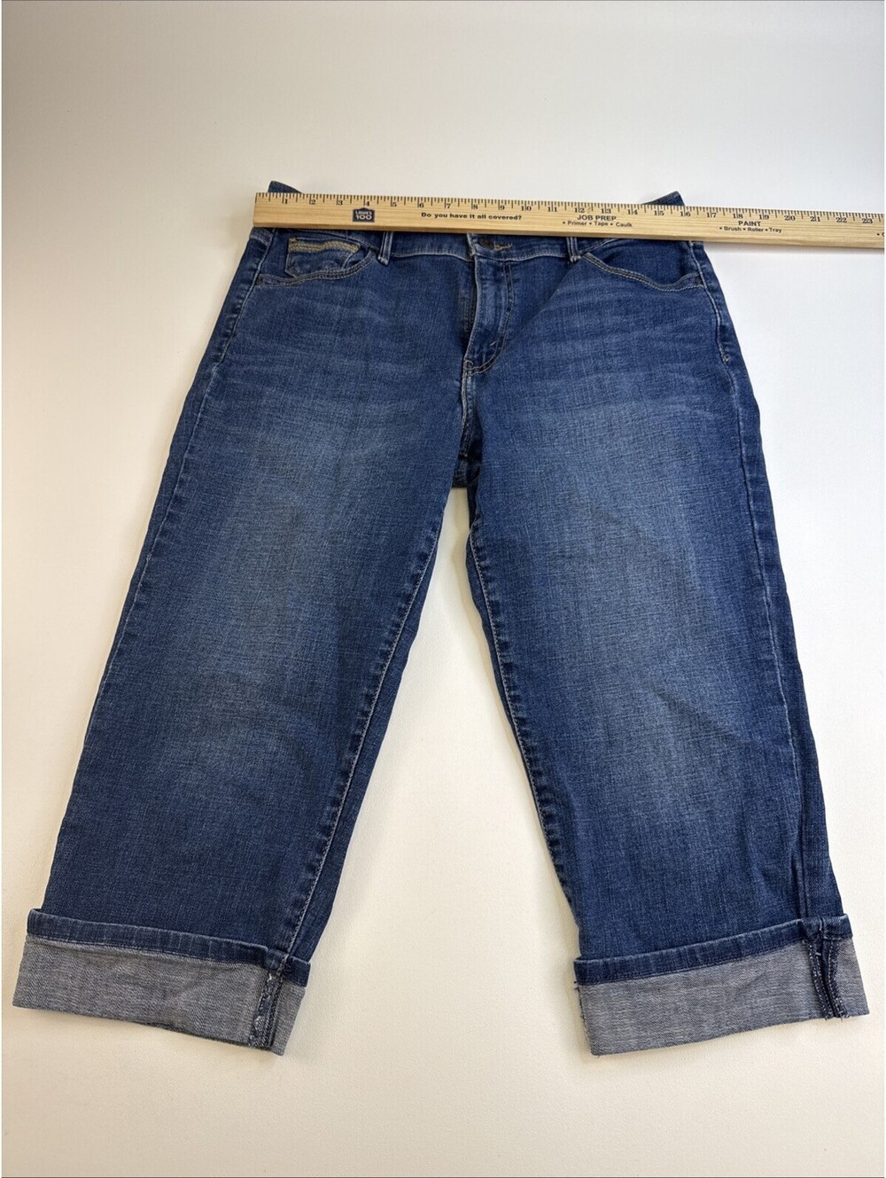 Levi's 515 Capri Jeans Women's 12 Medium Wash Stretch Cuffed Cropped